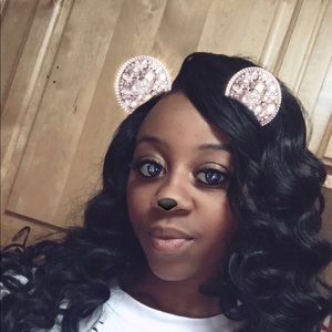 Meet your Posher, Aisha